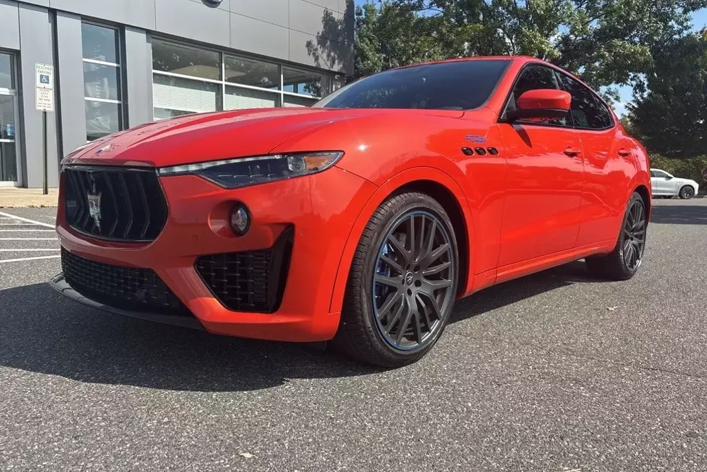 2023 Maserati Levante photo 1
