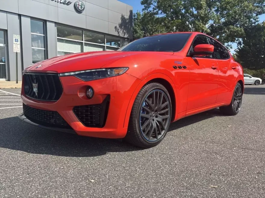 2023 Maserati Levante photo 1