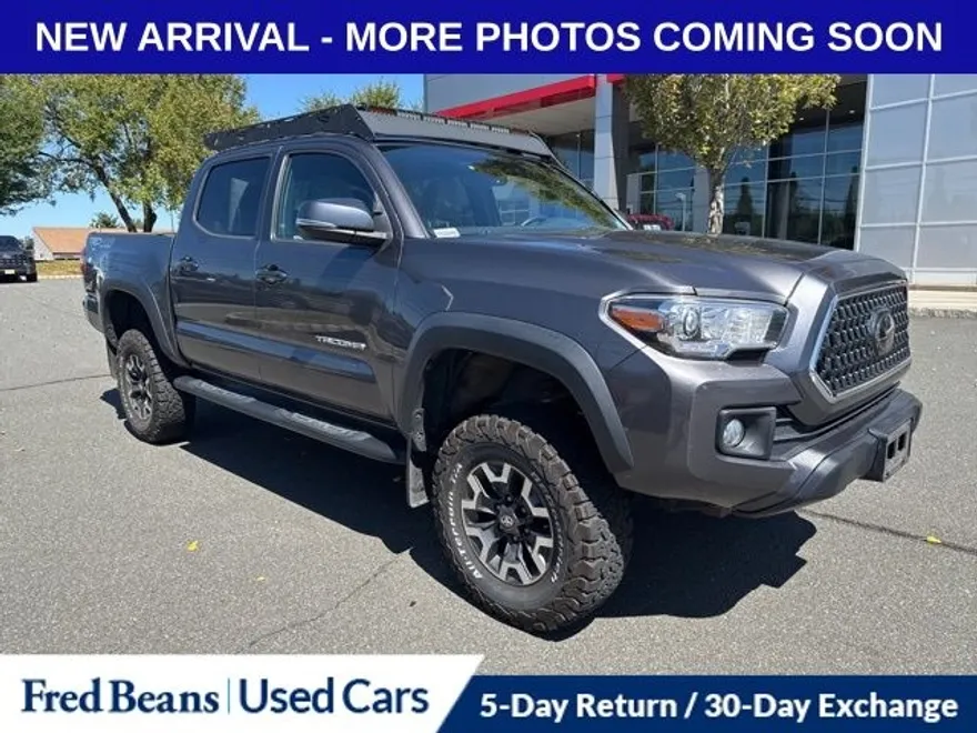 2018 Toyota Tacoma TRD photo 1