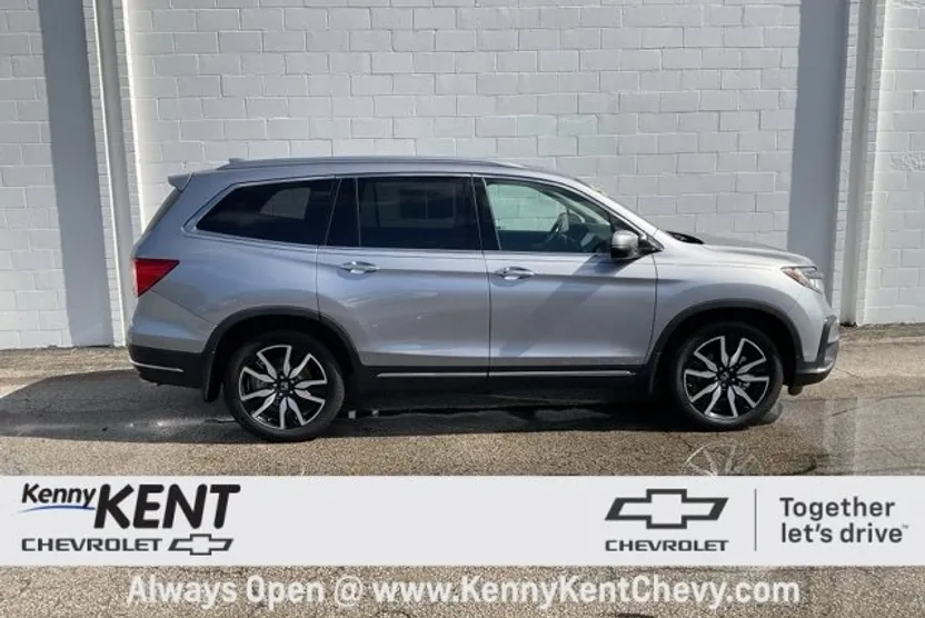 2022 Honda Pilot Touring photo 1