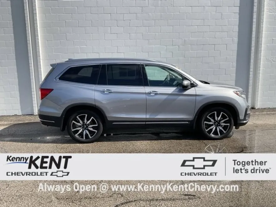 2022 Honda Pilot Touring photo 1