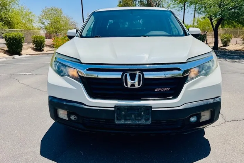 2018 Honda Ridgeline Sport photo 1
