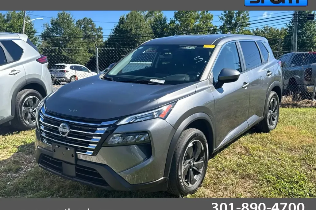 2024 Nissan Rogue SV photo 1