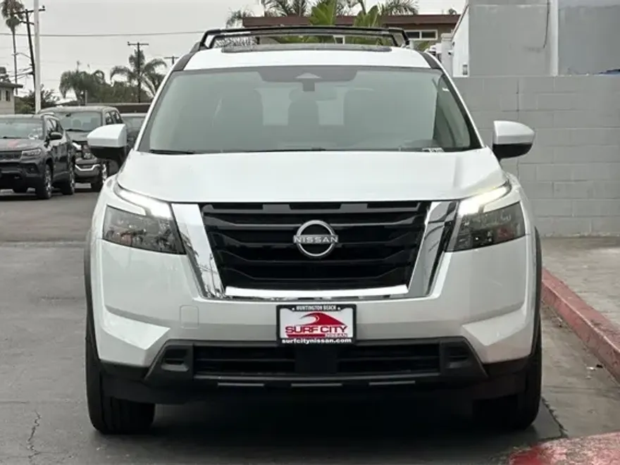 2025 Nissan Pathfinder SV photo 1