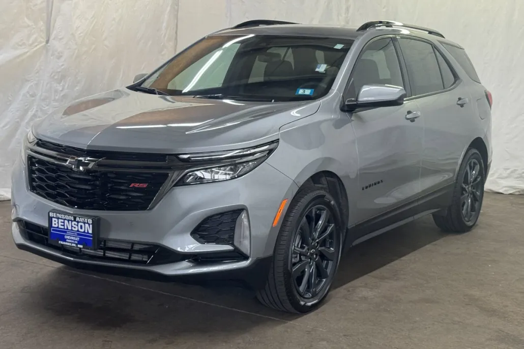 2023 Chevrolet Equinox RS photo 1