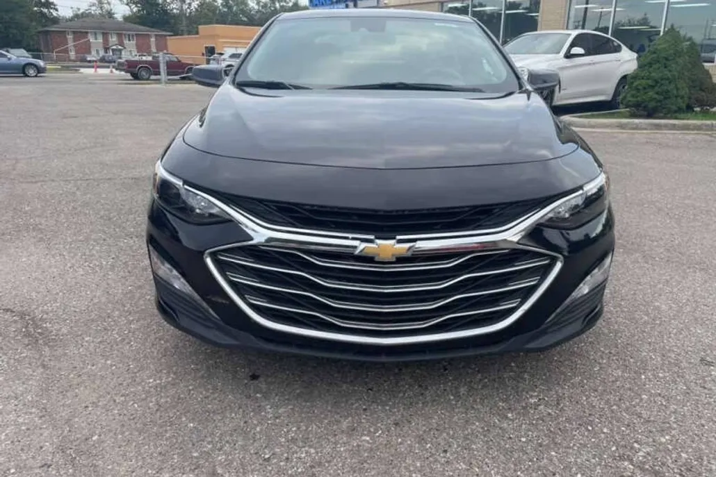 2024 Chevrolet Malibu 1LT photo 1