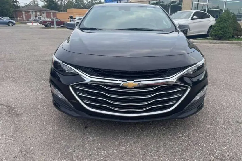 2024 Chevrolet Malibu 1LT photo 1