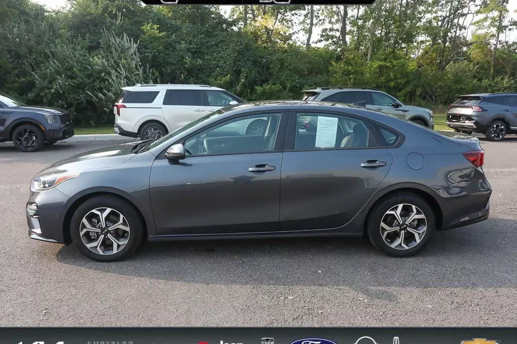 2021 Kia Forte LXS photo 1