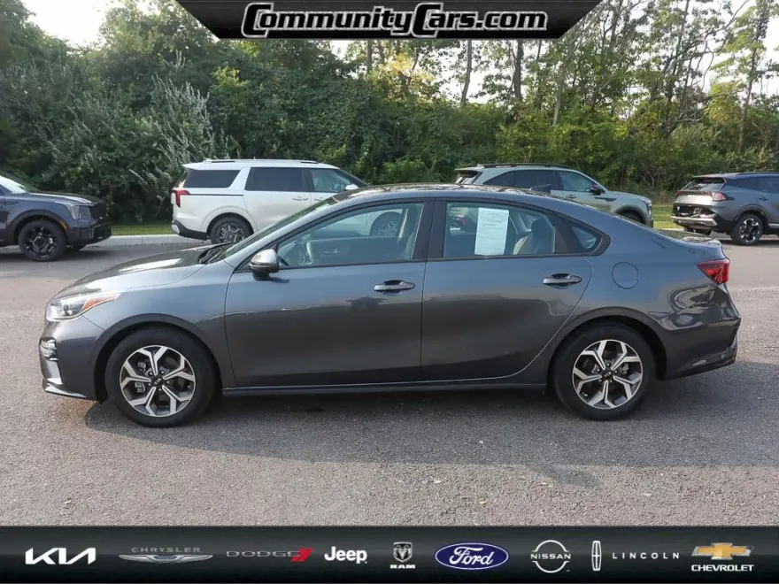2021 Kia Forte LXS photo 1