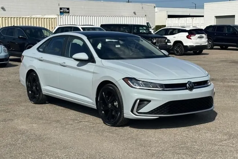 2025 Volkswagen Jetta SE photo 1