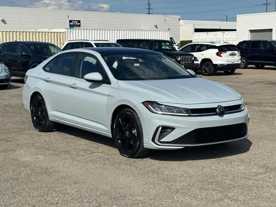 2025 Volkswagen Jetta SE photo 1