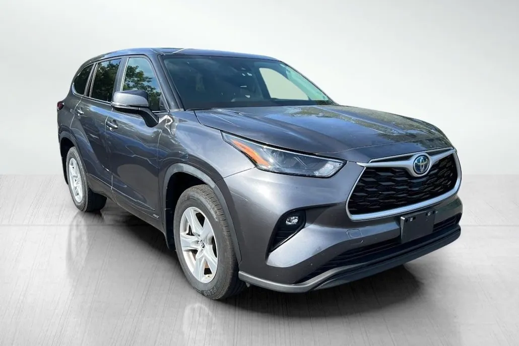 2023 Toyota Highlander Hybrid LE photo 1