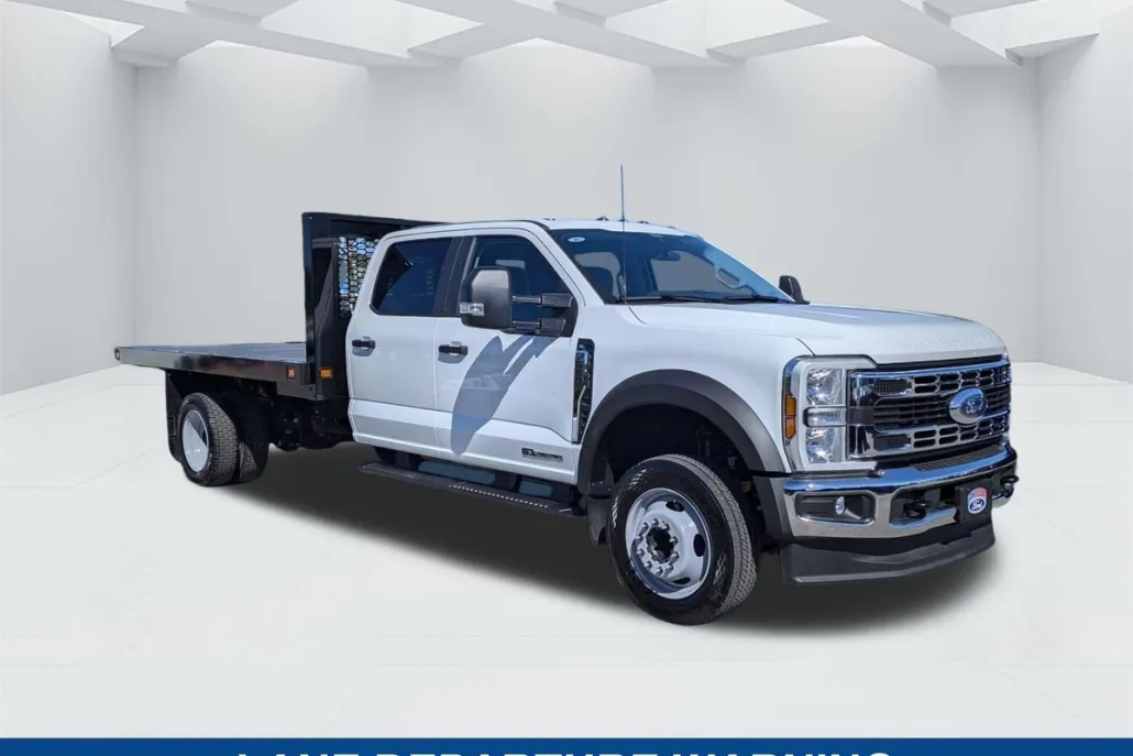 2025 Ford F-550 photo 1