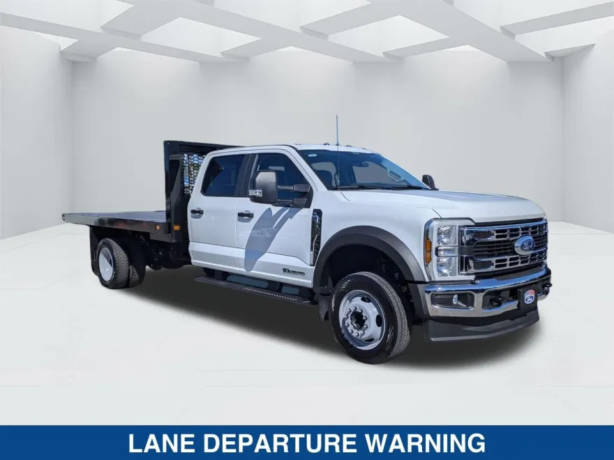 2025 Ford F-550 photo 1