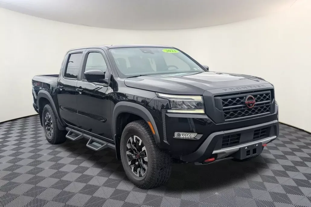 2023 Nissan Frontier PRO-4X photo 1