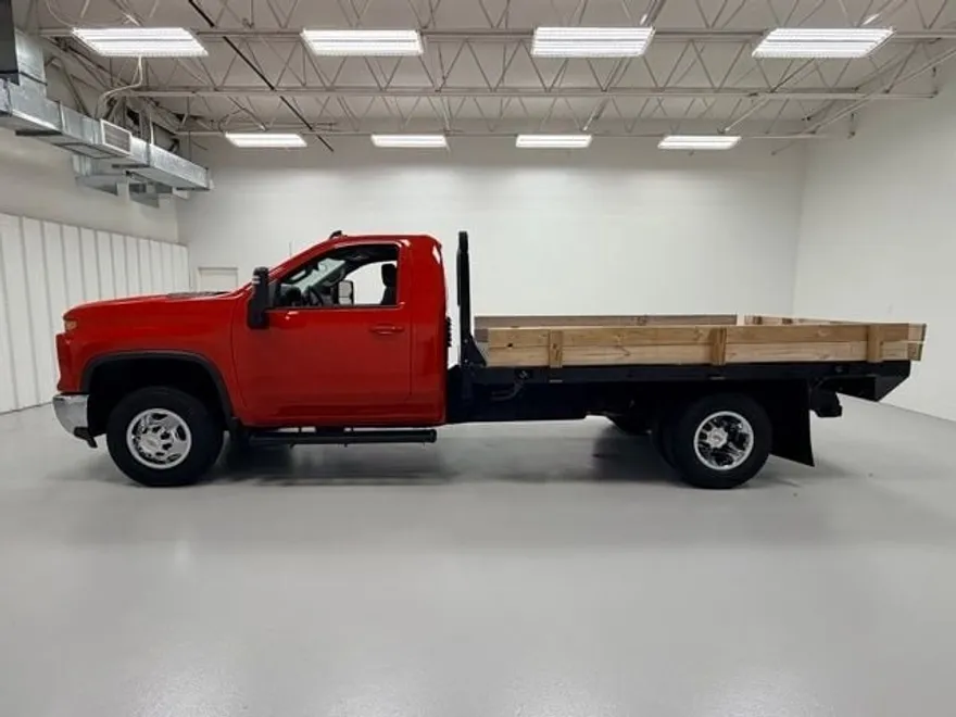2024 Chevrolet Silverado 3500HD LT photo 1
