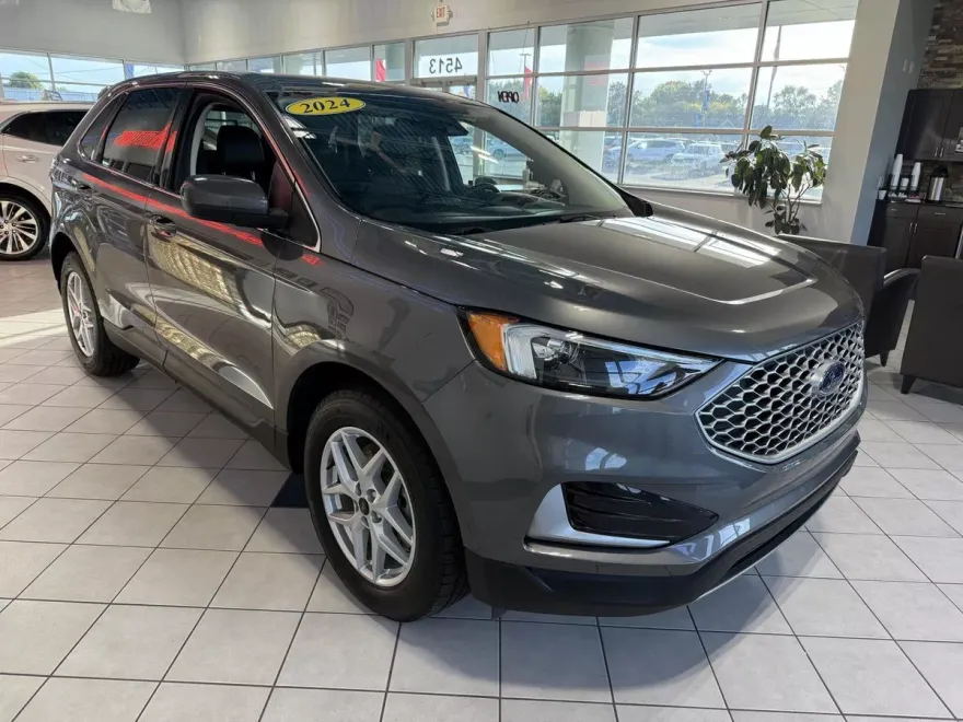 2024 Ford Edge SEL photo 1