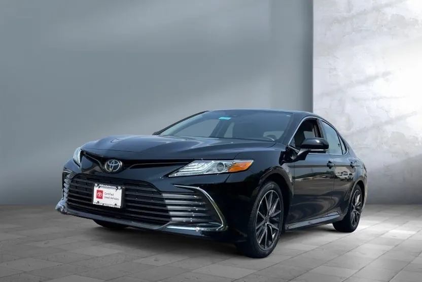 2023 Toyota Camry XLE photo 1