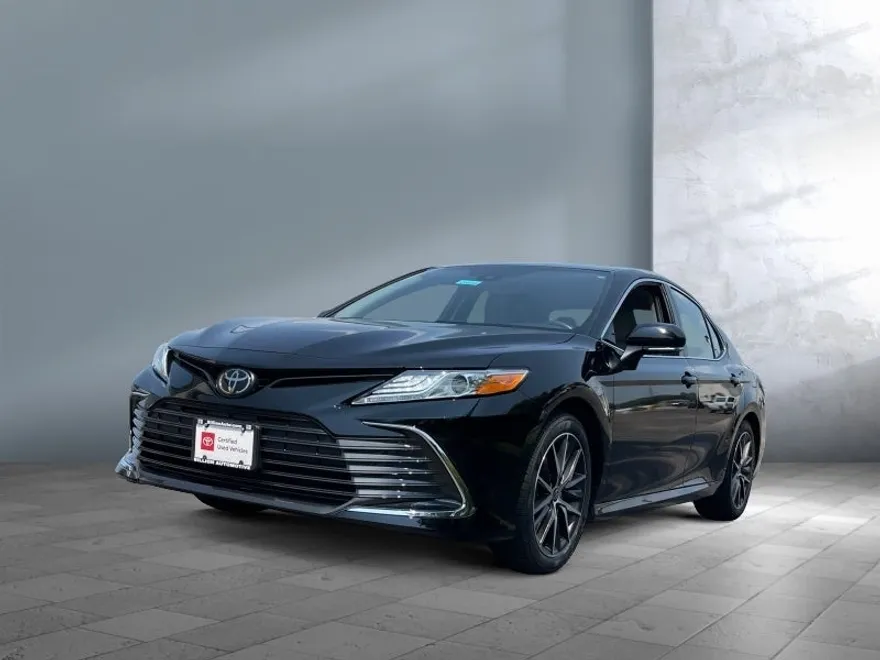 2023 Toyota Camry XLE photo 1