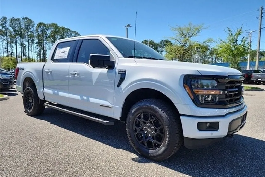 2025 Ford F-150 XLT photo 1