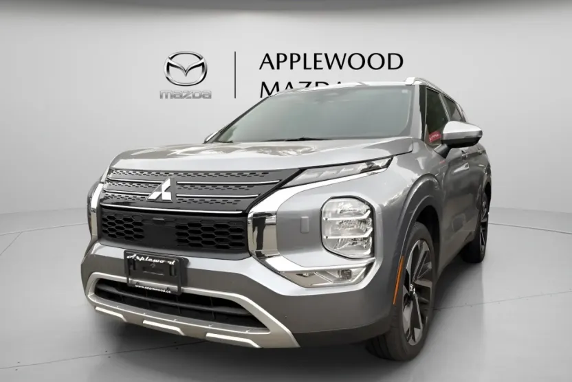 2022 Mitsubishi Outlander LE Premium S-AWC photo 1