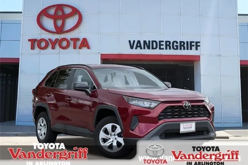 2021 Toyota RAV4 LE photo 1