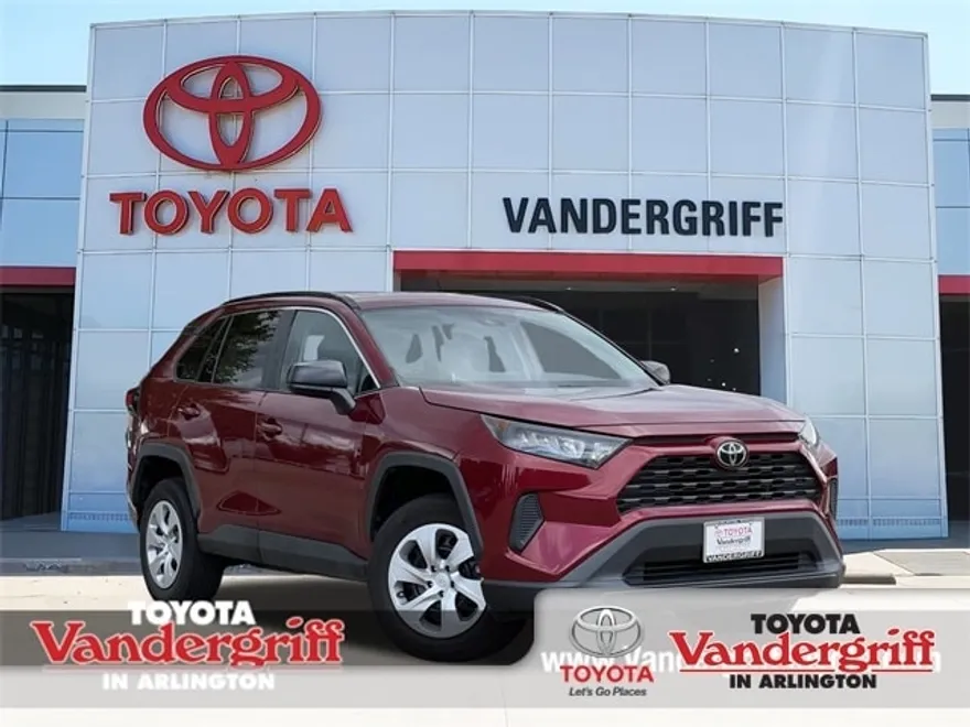 2021 Toyota RAV4 LE photo 1