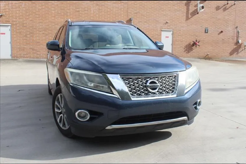 2015 Nissan Pathfinder S photo 1