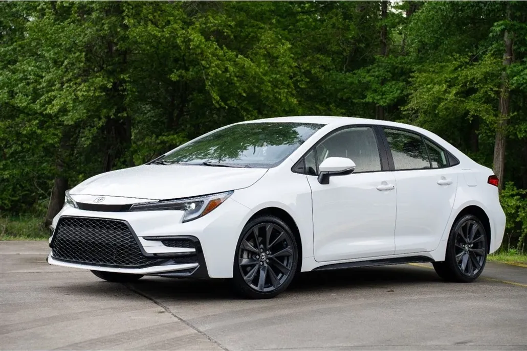 2024 Toyota Corolla SE photo 1
