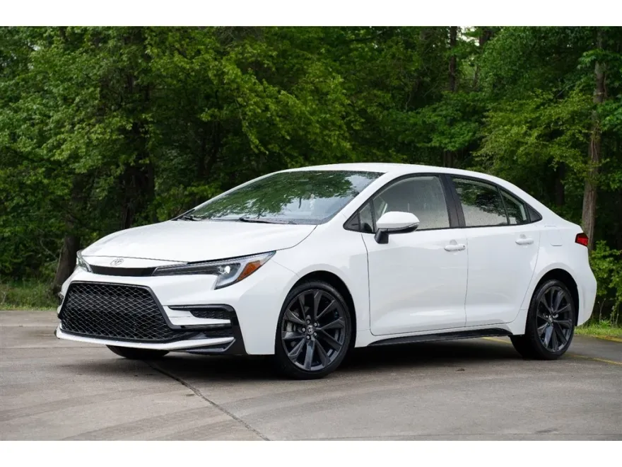 2024 Toyota Corolla SE photo 1