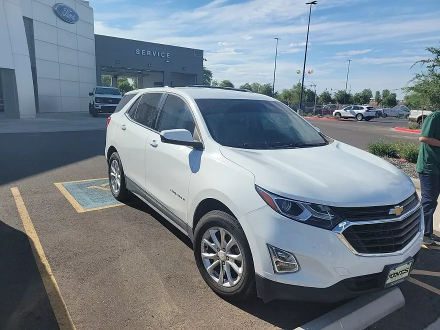 2019 Chevrolet Equinox LT photo 1