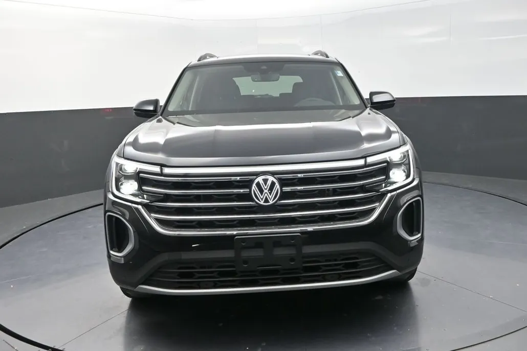 2026 Volkswagen Atlas SE Technology photo 1