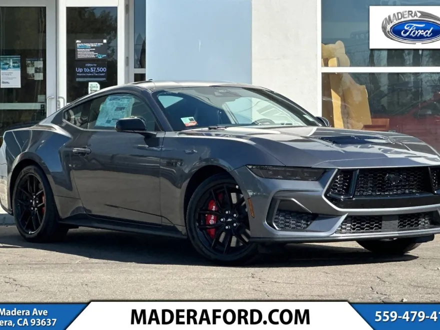 2025 Ford Mustang GT photo 1