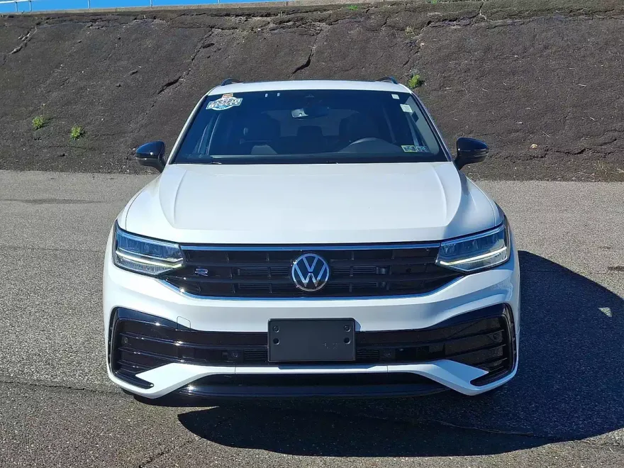 2023 Volkswagen Tiguan SE R-Line Black Sport photo 1