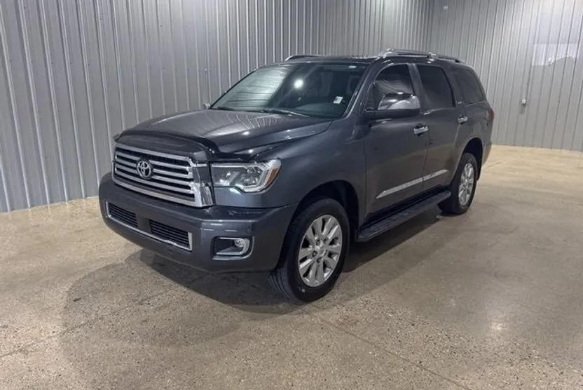 2019 Toyota Sequoia Platinum photo 1