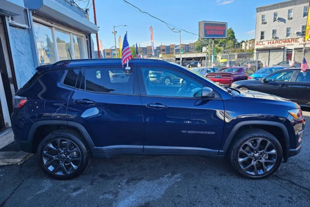 2021 Jeep Compass Anniversary Edition photo 1