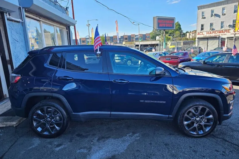 2021 Jeep Compass Anniversary Edition photo 1