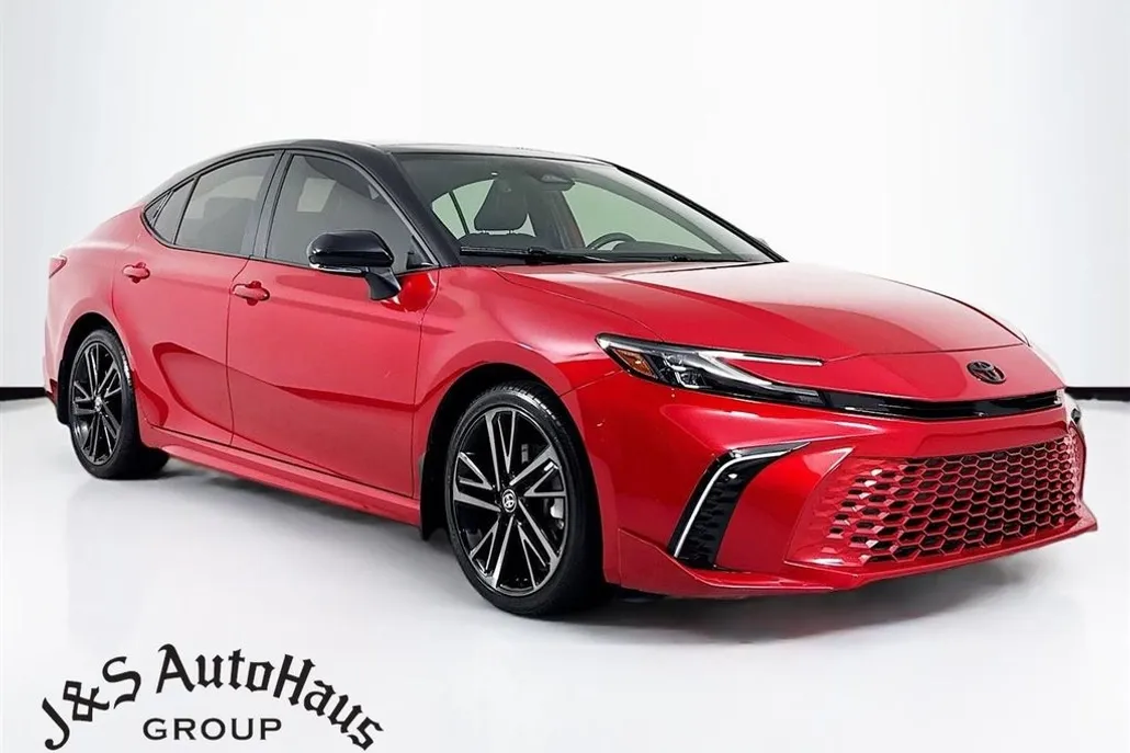 2025 Toyota Camry XSE photo 1
