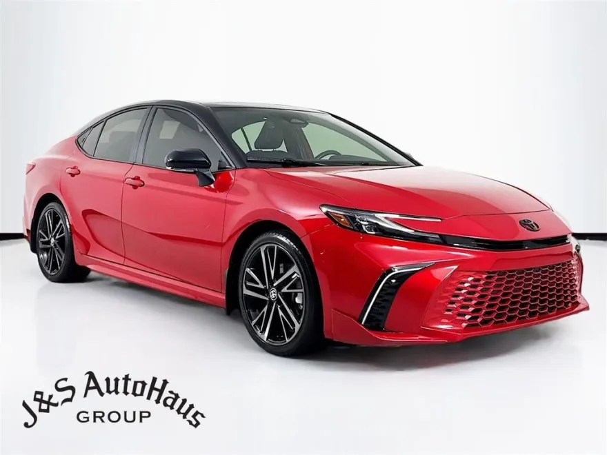 2025 Toyota Camry XSE photo 1