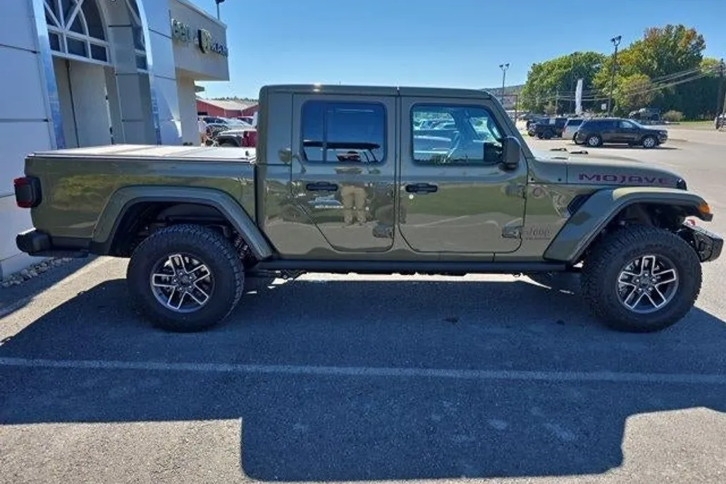 2025 Jeep Gladiator Mojave photo 1