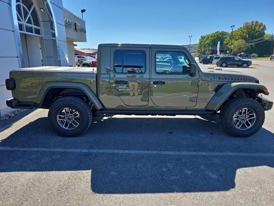 2025 Jeep Gladiator Mojave photo 1
