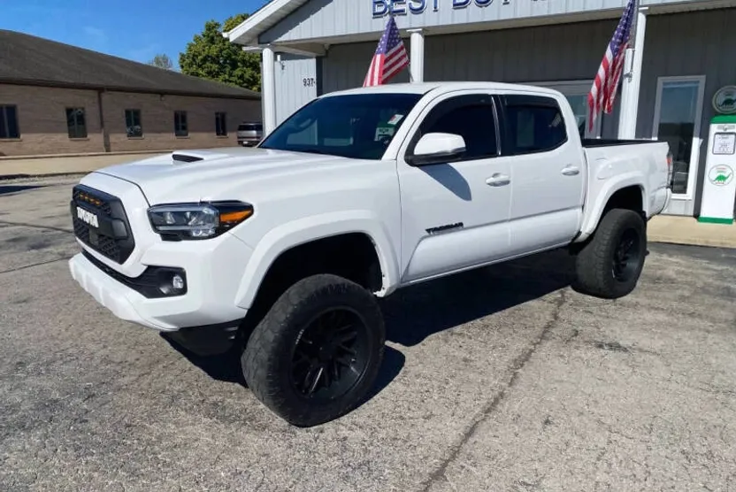 2022 Toyota Tacoma TRD Sport photo 1