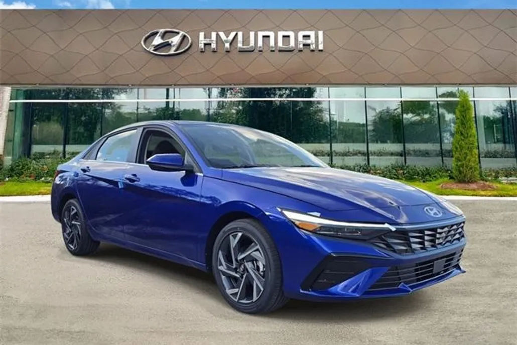 2025 Hyundai Elantra SEL Convenience photo 1