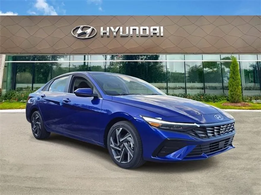 2025 Hyundai Elantra SEL Convenience photo 1