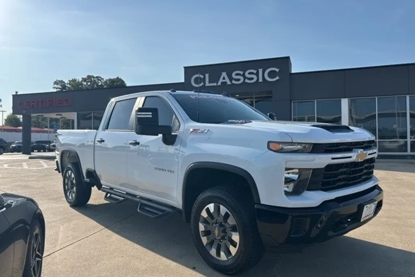 2024 Chevrolet Silverado 2500HD Custom photo 1