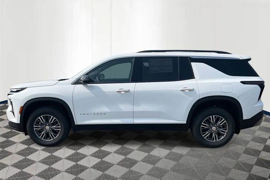 2025 Chevrolet Traverse photo 1