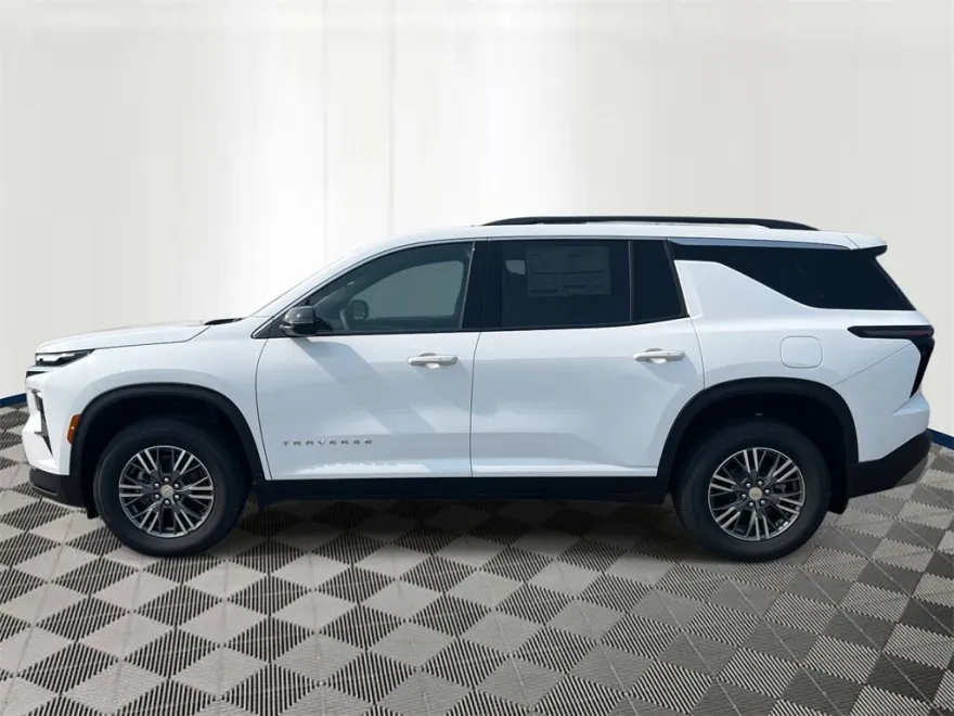 2025 Chevrolet Traverse photo 1