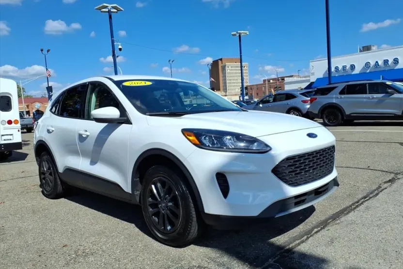 2021 Ford Escape SE photo 1