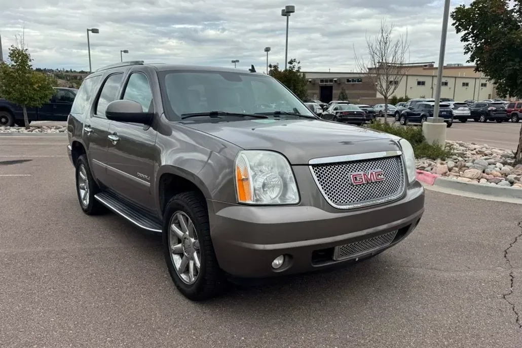 2012 Gmc Yukon Denali photo 1