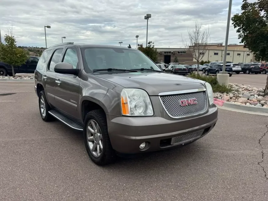 2012 Gmc Yukon Denali photo 1